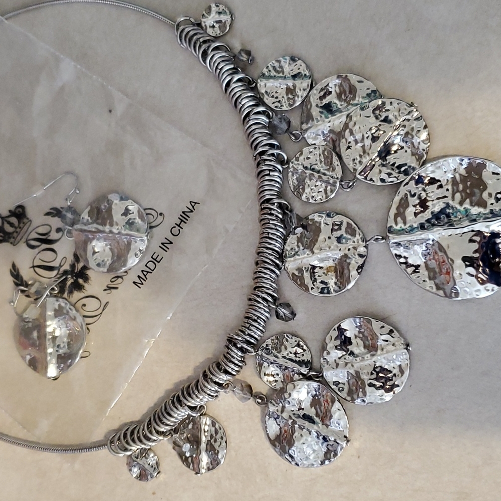 Necklace and earring set Never worn